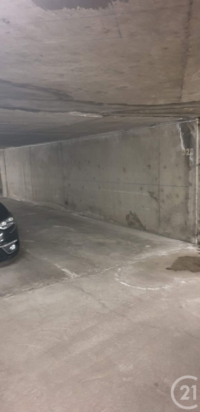 Afficher la photo en grand parking à louer - 12.5 m2 - MULHOUSE - 68 - ALSACE - Century 21 Weiblen Immeubles