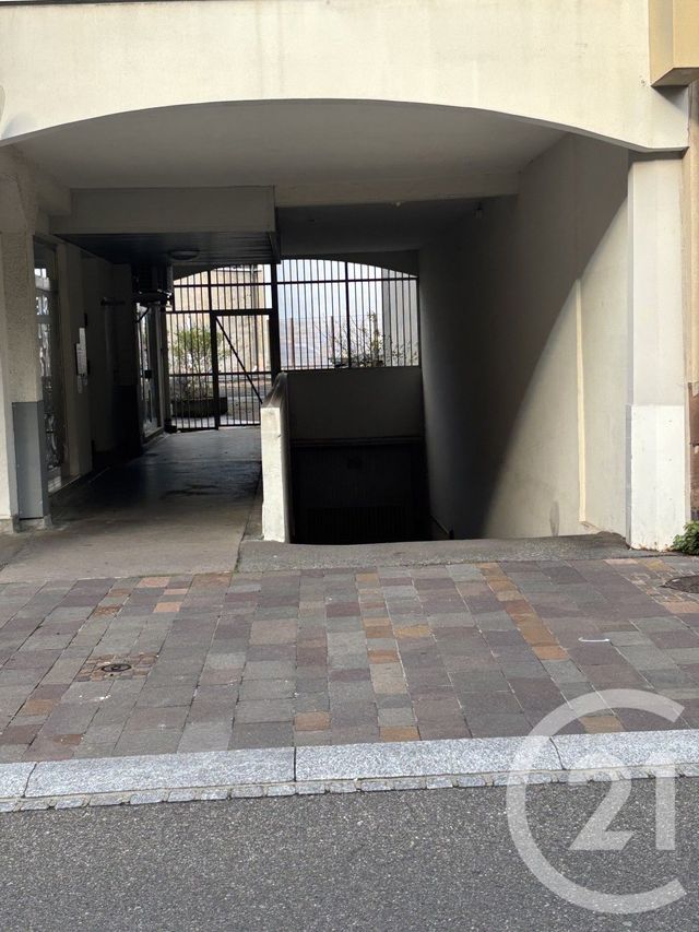Afficher la photo en grand parking à louer - 12.5 m2 - MULHOUSE - 68 - ALSACE - Century 21 Weiblen Immeubles