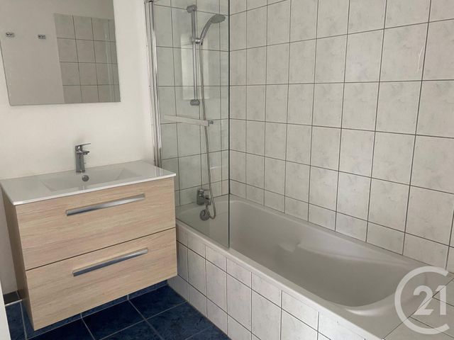 Appartement T3 à louer - 4 pièces - 63.91 m2 - RIXHEIM - 68 - ALSACE - Century 21 Weiblen Immeubles
