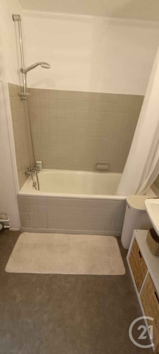 Appartement Studio à louer - 1 pièce - 33.0 m2 - MULHOUSE - 68 - ALSACE - Century 21 Weiblen Immeubles