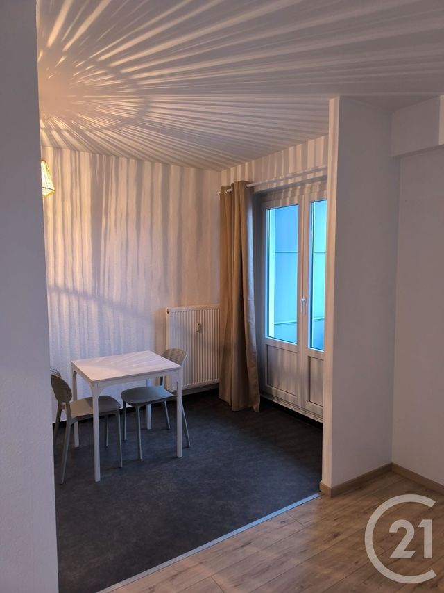 Appartement Studio à louer - 1 pièce - 33.0 m2 - MULHOUSE - 68 - ALSACE - Century 21 Weiblen Immeubles