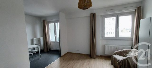 Appartement Studio à louer - 1 pièce - 33.0 m2 - MULHOUSE - 68 - ALSACE - Century 21 Weiblen Immeubles