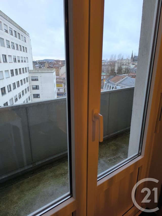 Appartement Studio à louer - 1 pièce - 33.0 m2 - MULHOUSE - 68 - ALSACE - Century 21 Weiblen Immeubles