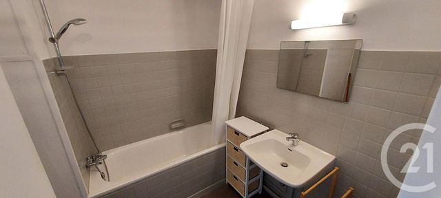 Appartement Studio à louer - 1 pièce - 33.0 m2 - MULHOUSE - 68 - ALSACE - Century 21 Weiblen Immeubles