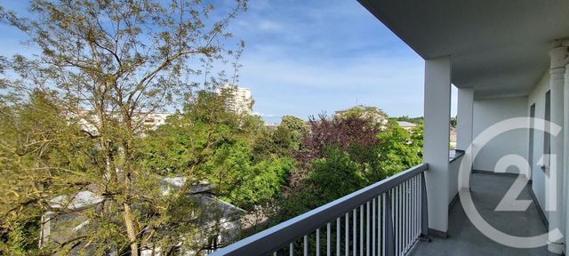 Appartement F3 à louer - 3 pièces - 87.22 m2 - MULHOUSE - 68 - ALSACE - Century 21 Weiblen Immeubles