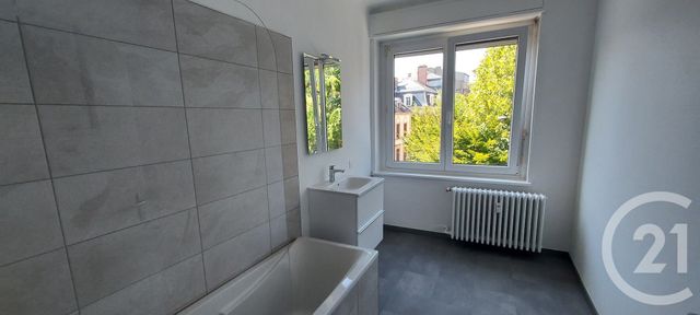 Appartement F4 à louer - 4 pièces - 91.56 m2 - MULHOUSE - 68 - ALSACE - Century 21 Weiblen Immeubles