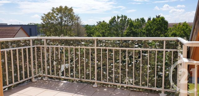 Appartement F3 à louer - 3 pièces - 65.5 m2 - RIXHEIM - 68 - ALSACE - Century 21 Weiblen Immeubles Appartement F3 à louer - 3 pièces - 65.5 m2 - RIXHEIM - 68 - ALSACE - Century 21 Weiblen Immeubles