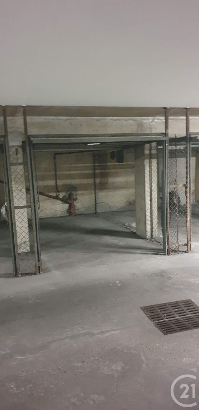 Afficher la photo en grand parking à louer - 13.0 m2 - MULHOUSE - 68 - ALSACE - Century 21 Weiblen Immeubles